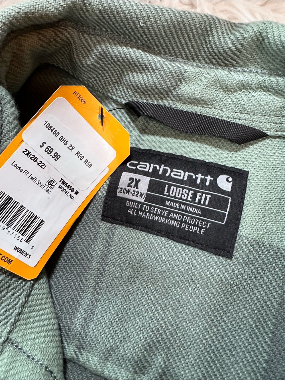 Carhartt • Women’s Loose Fit Cotton Twill Plaid Shacket - Picture 2 of 13